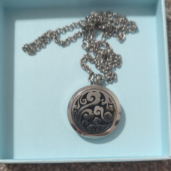 Jewelry - Diffuser Necklace